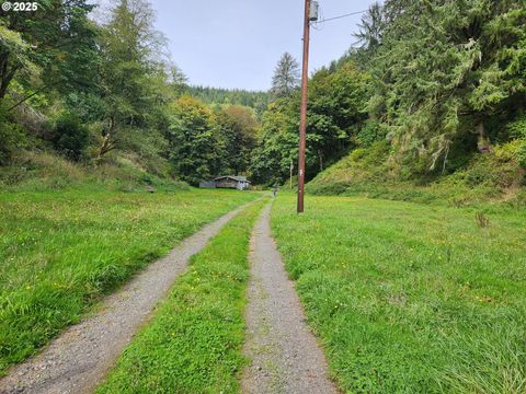 7634 LOWER SMITH RIVER RD Reedsport OR 97467