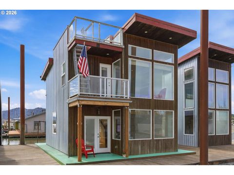 34326 JOHNSONS LANDING RD C-27 Scappoose OR 97056