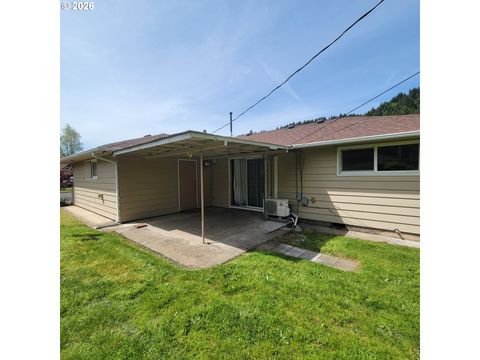 Tiny photo for 47858 W 1st St, Oakridge, OR 97463 (MLS # 649872621)