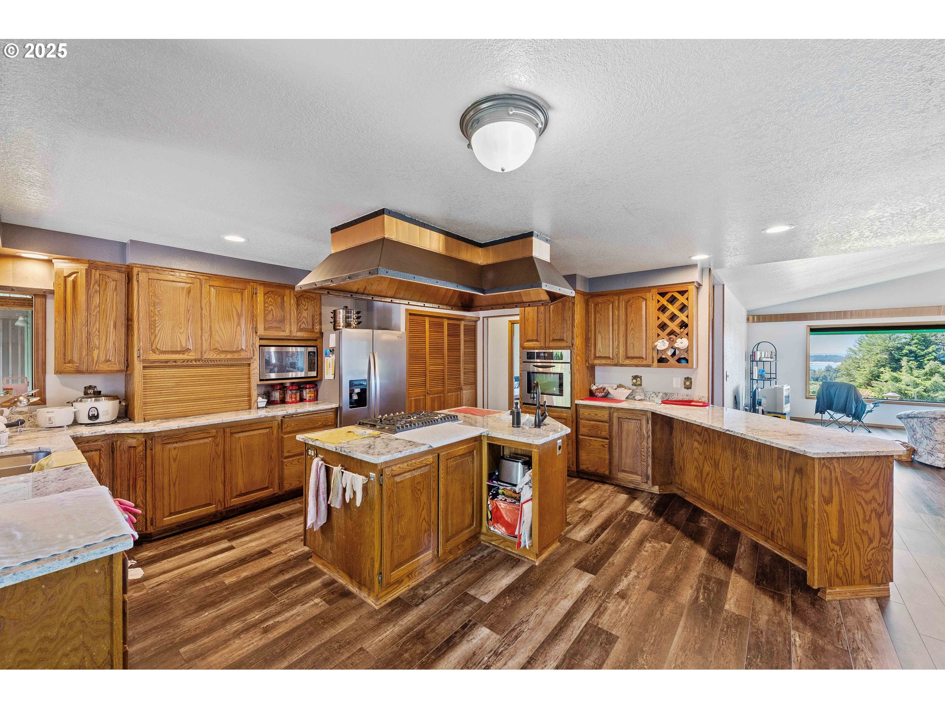 705 PREFONTAINE DR