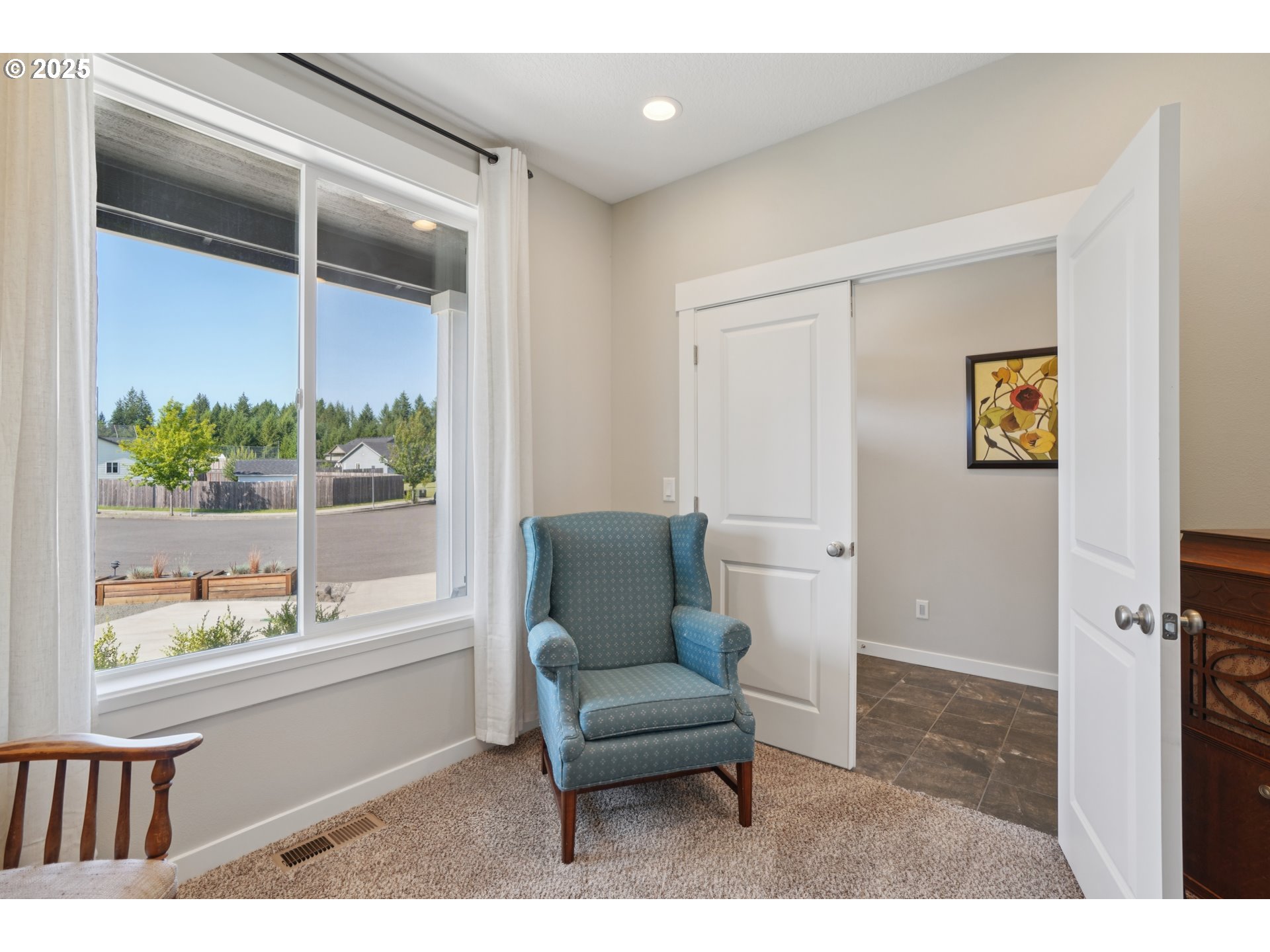 219 W CHRISTY CT