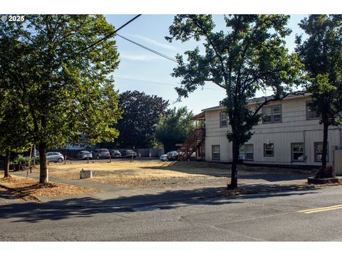 8500 SE 17TH AVE Portland OR 97202