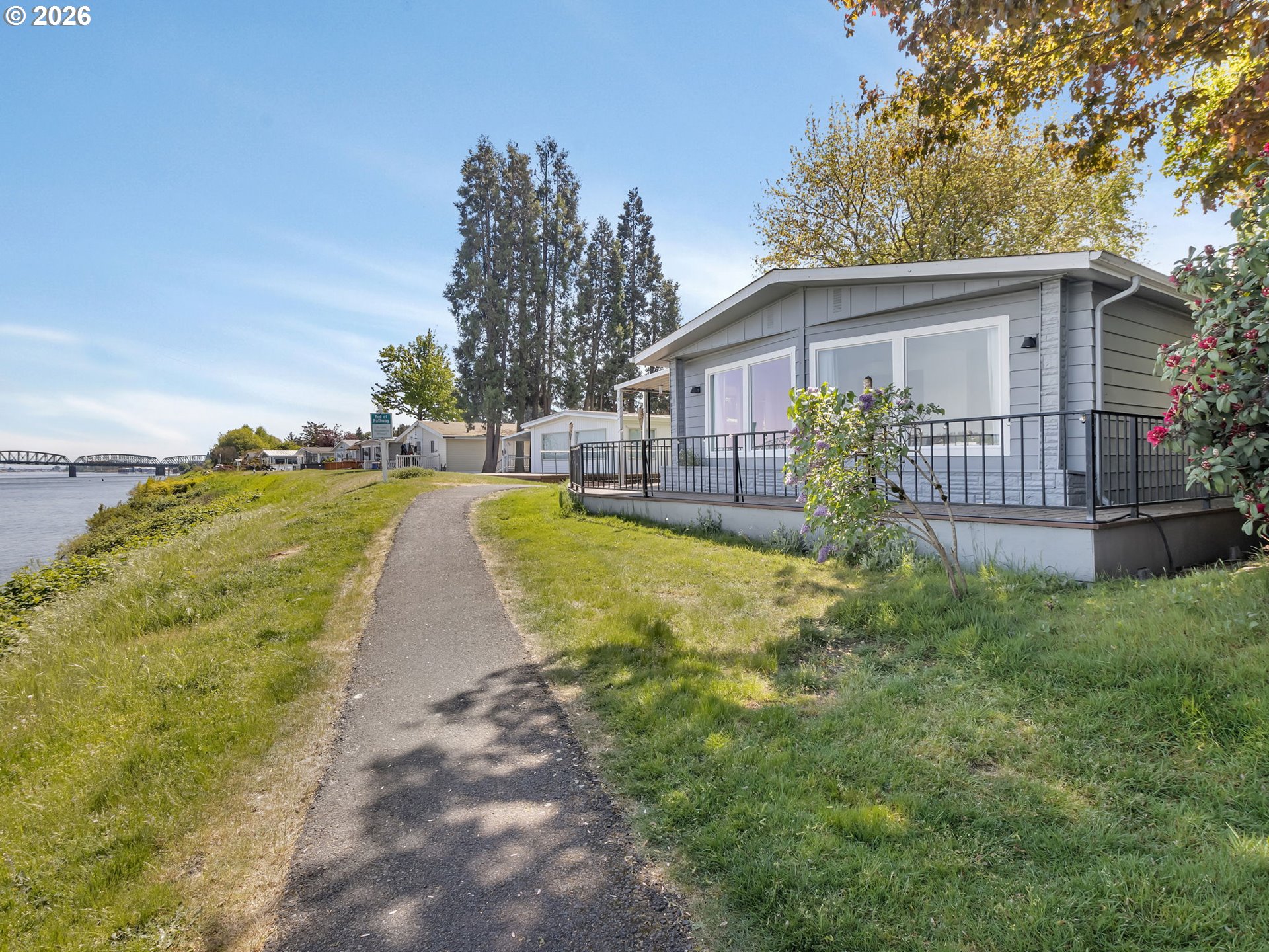 2201 N MENZIES DR