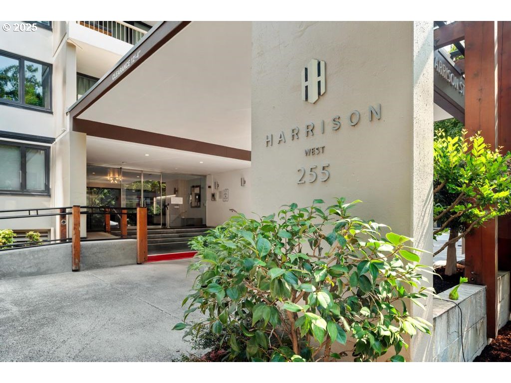 255 SW HARRISON ST 17H