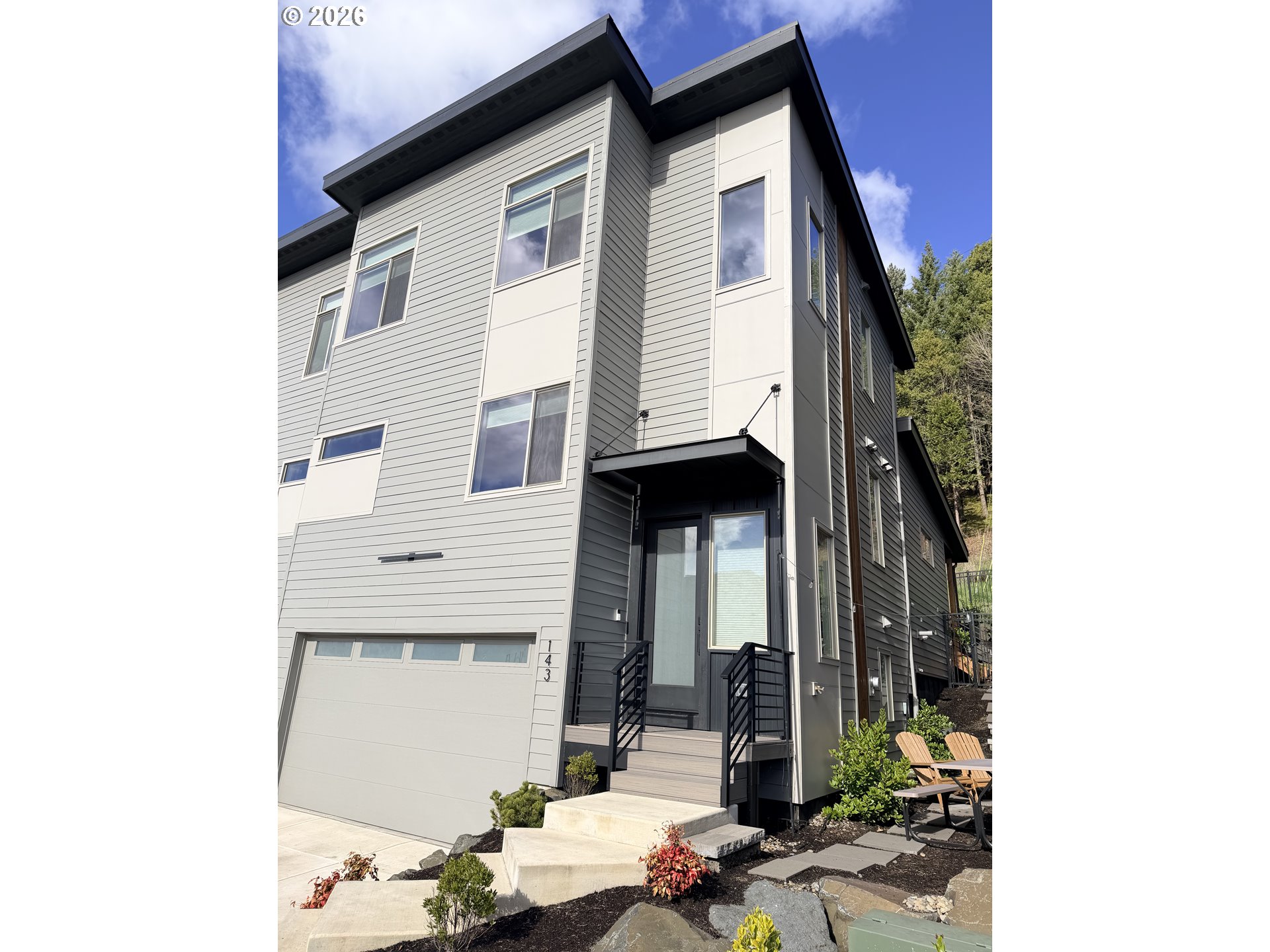 143 SHELTON MCMURPHEY BLVD