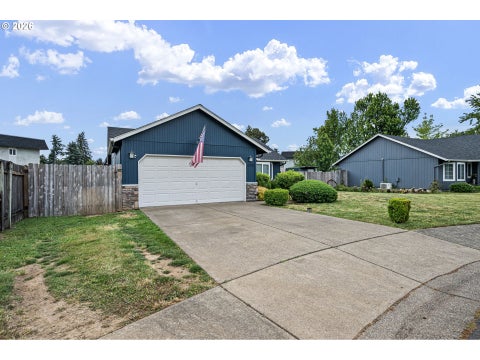 Tiny photo for 1055 Ash Grove Loop, Creswell, OR 97426 (MLS # 545836223)