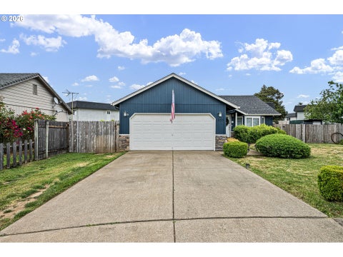 Tiny photo for 1055 Ash Grove Loop, Creswell, OR 97426 (MLS # 545836223)