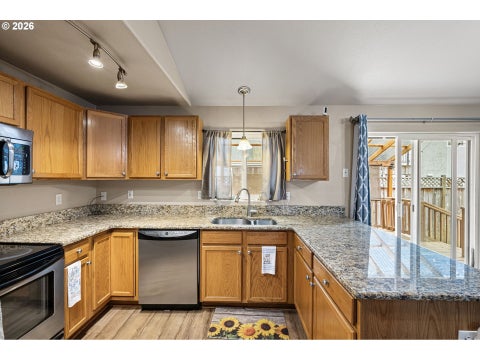 Tiny photo for 1055 Ash Grove Loop, Creswell, OR 97426 (MLS # 545836223)