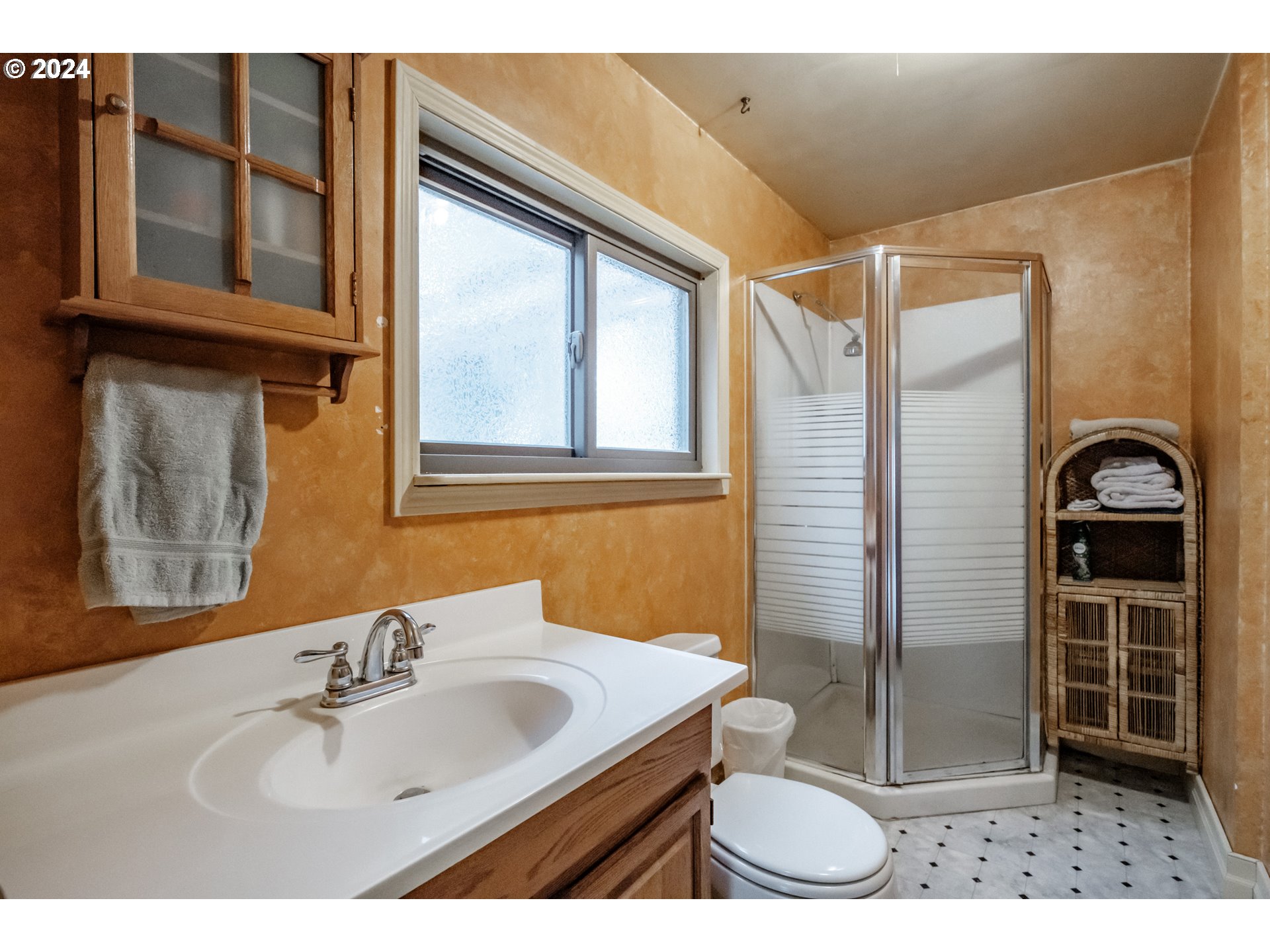 Portland, Oregon 97236, United States, 3 Bedrooms Bedrooms, ,2 BathroomsBathrooms,Residential,Active,52002