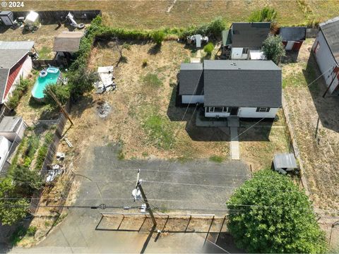 A home in Sutherlin