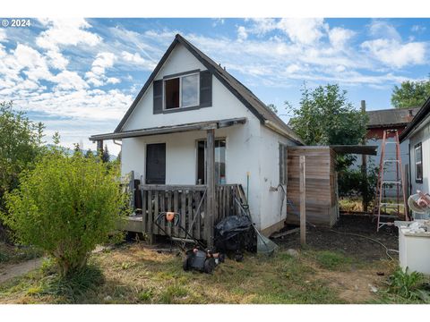 A home in Sutherlin