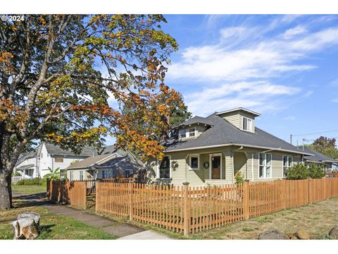 A home in Newberg