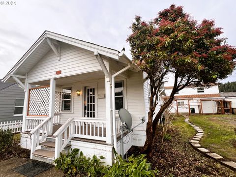 A home in Reedsport