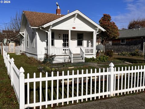 A home in Reedsport