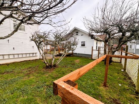 A home in Reedsport