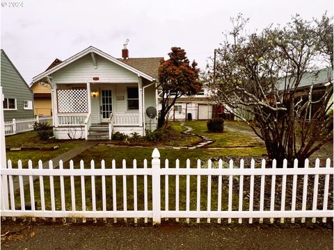 A home in Reedsport