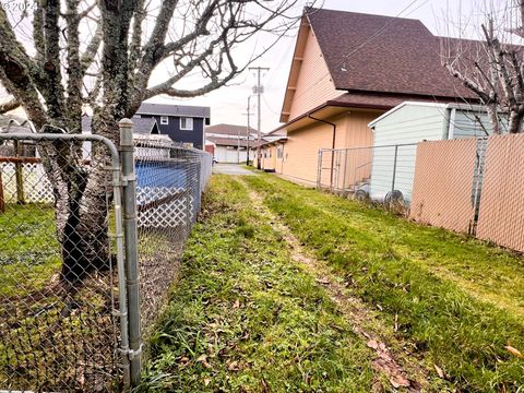 A home in Reedsport