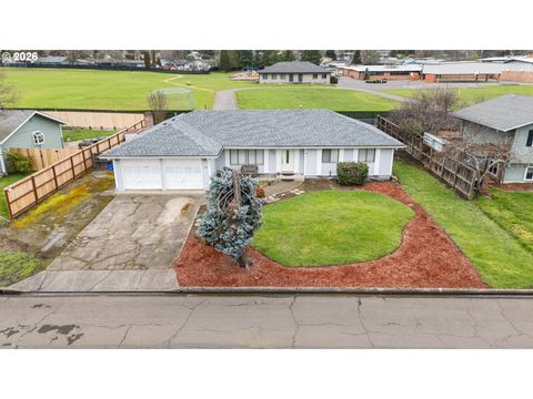 1766 NW BEAUMONT AVE Roseburg OR 97471