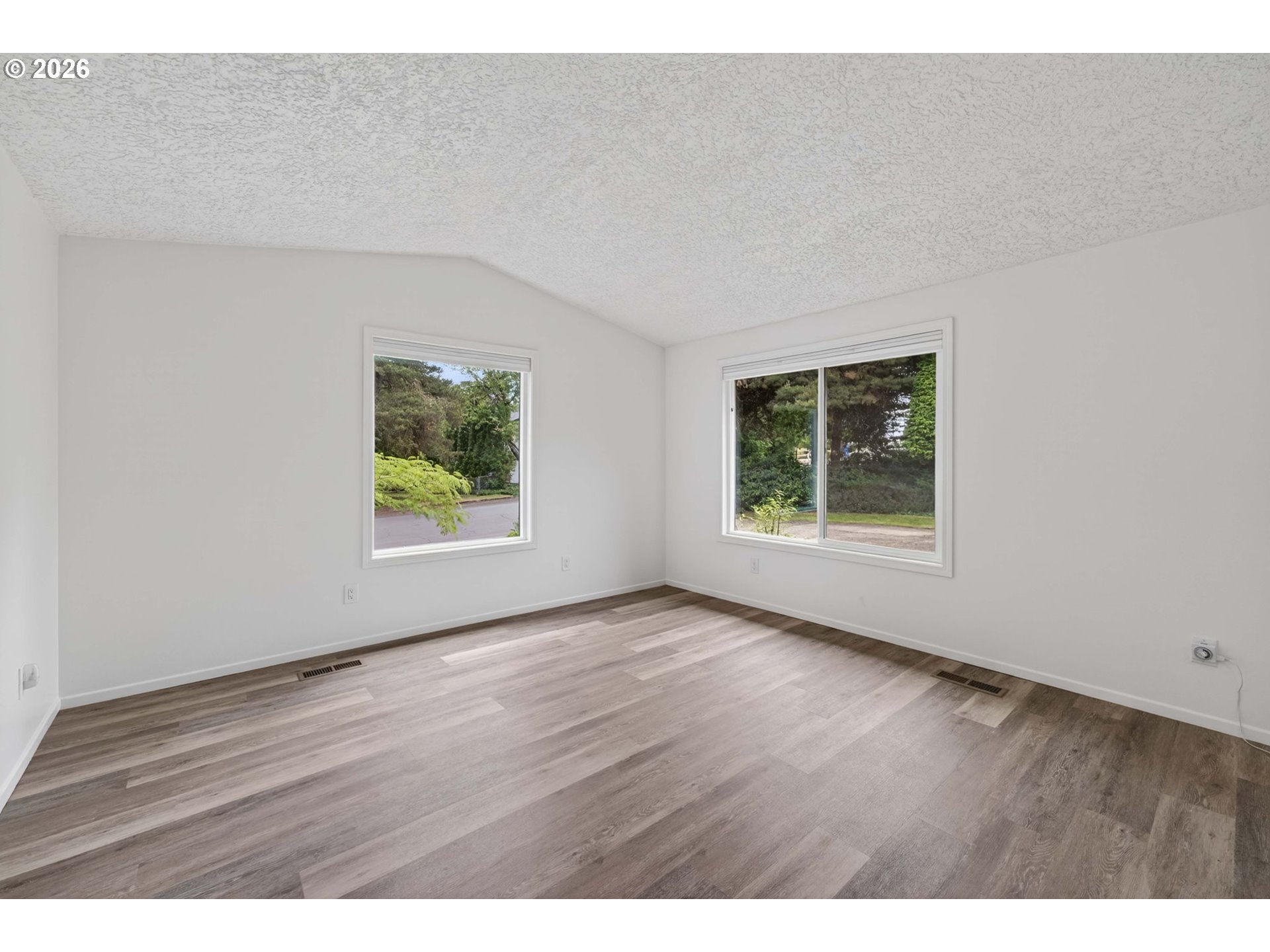 1424 NE 102ND AVE
