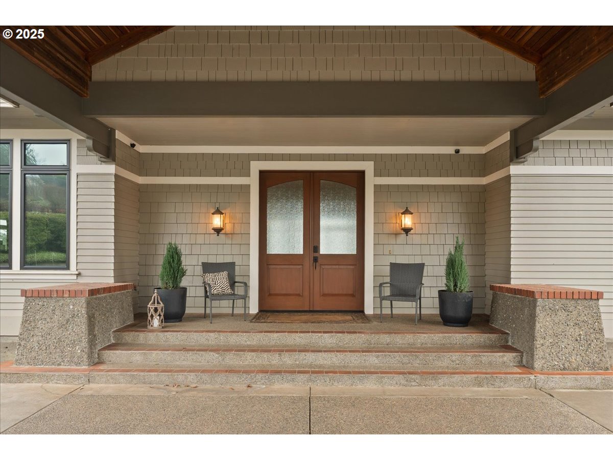 3252 S MOUNT KUEBLER DR