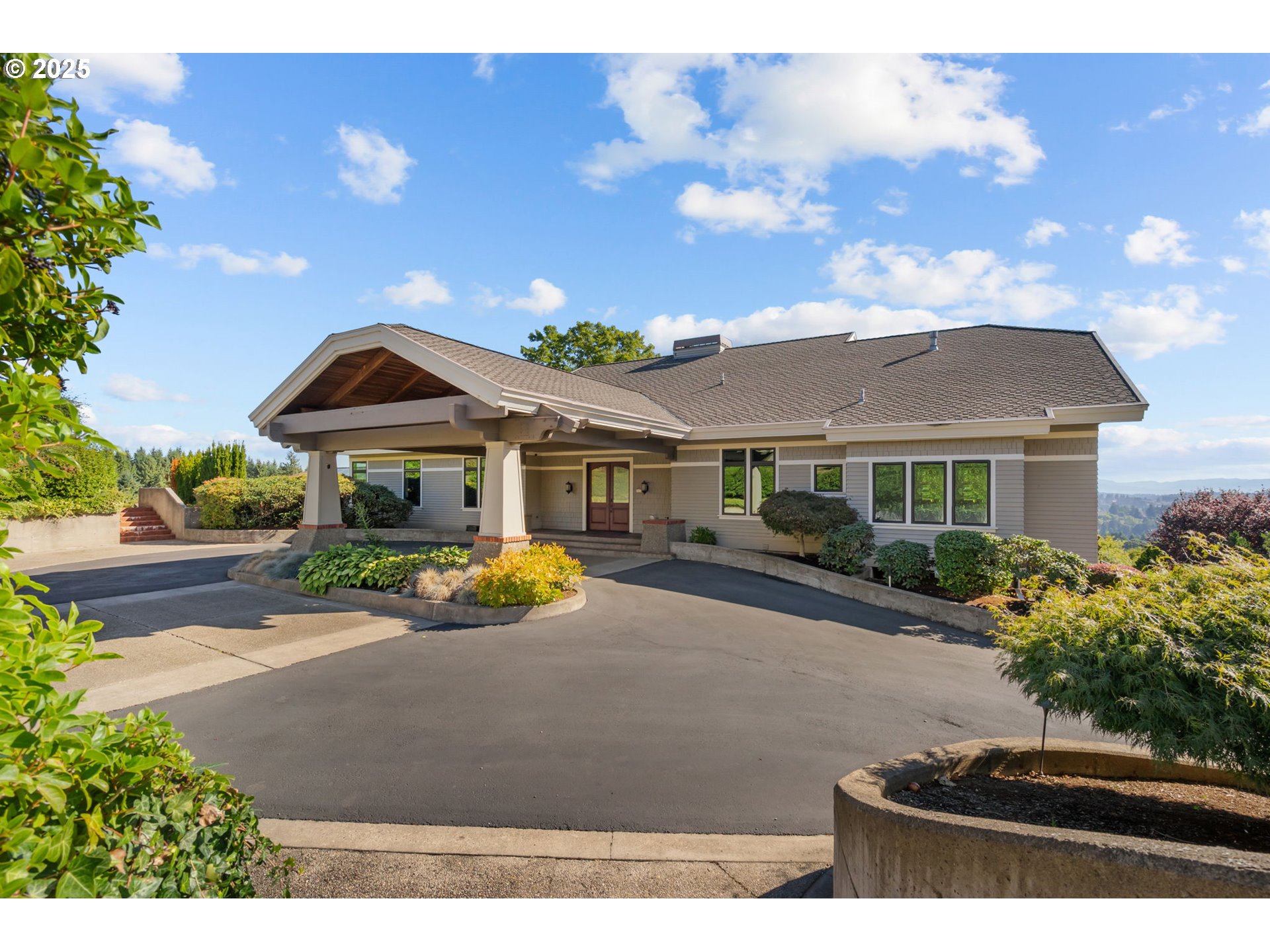 3252 S MOUNT KUEBLER DR