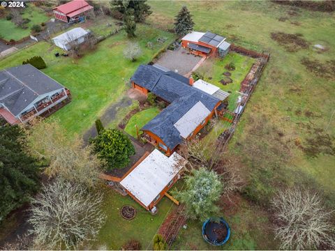 A home in Roseburg