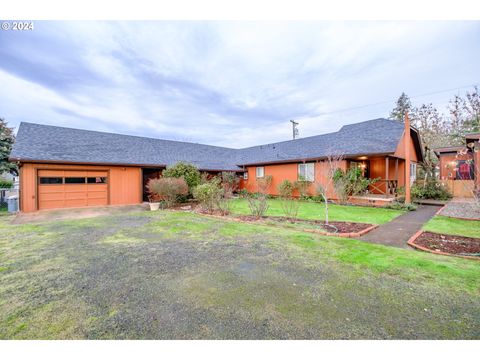 A home in Roseburg