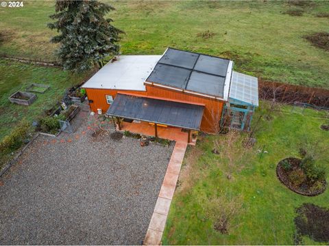 A home in Roseburg