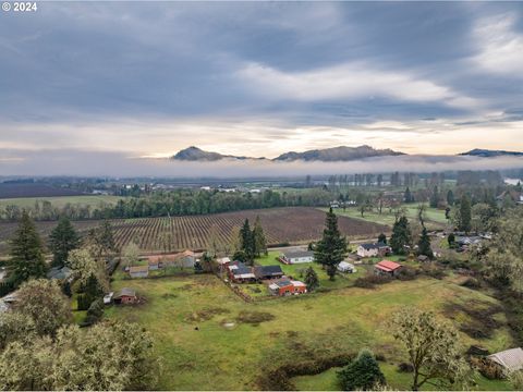 A home in Roseburg