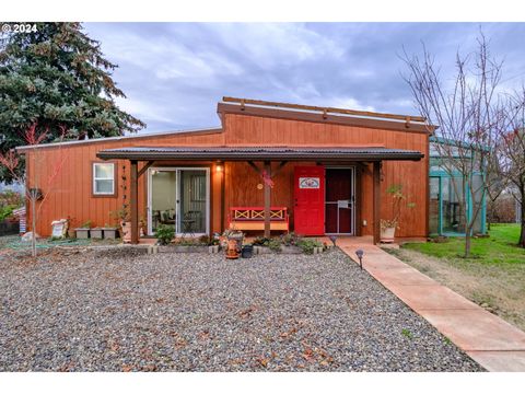 A home in Roseburg