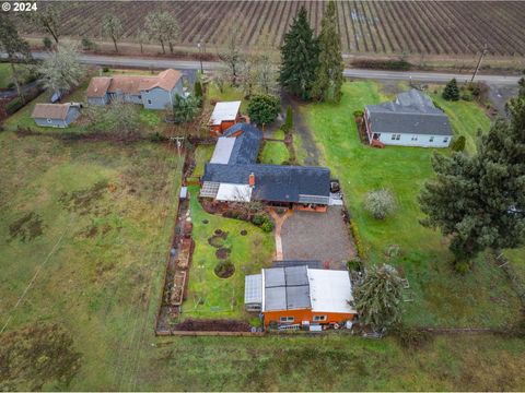 A home in Roseburg