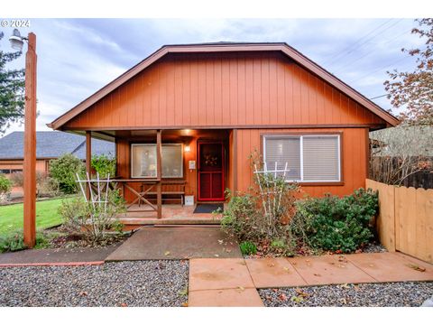 A home in Roseburg