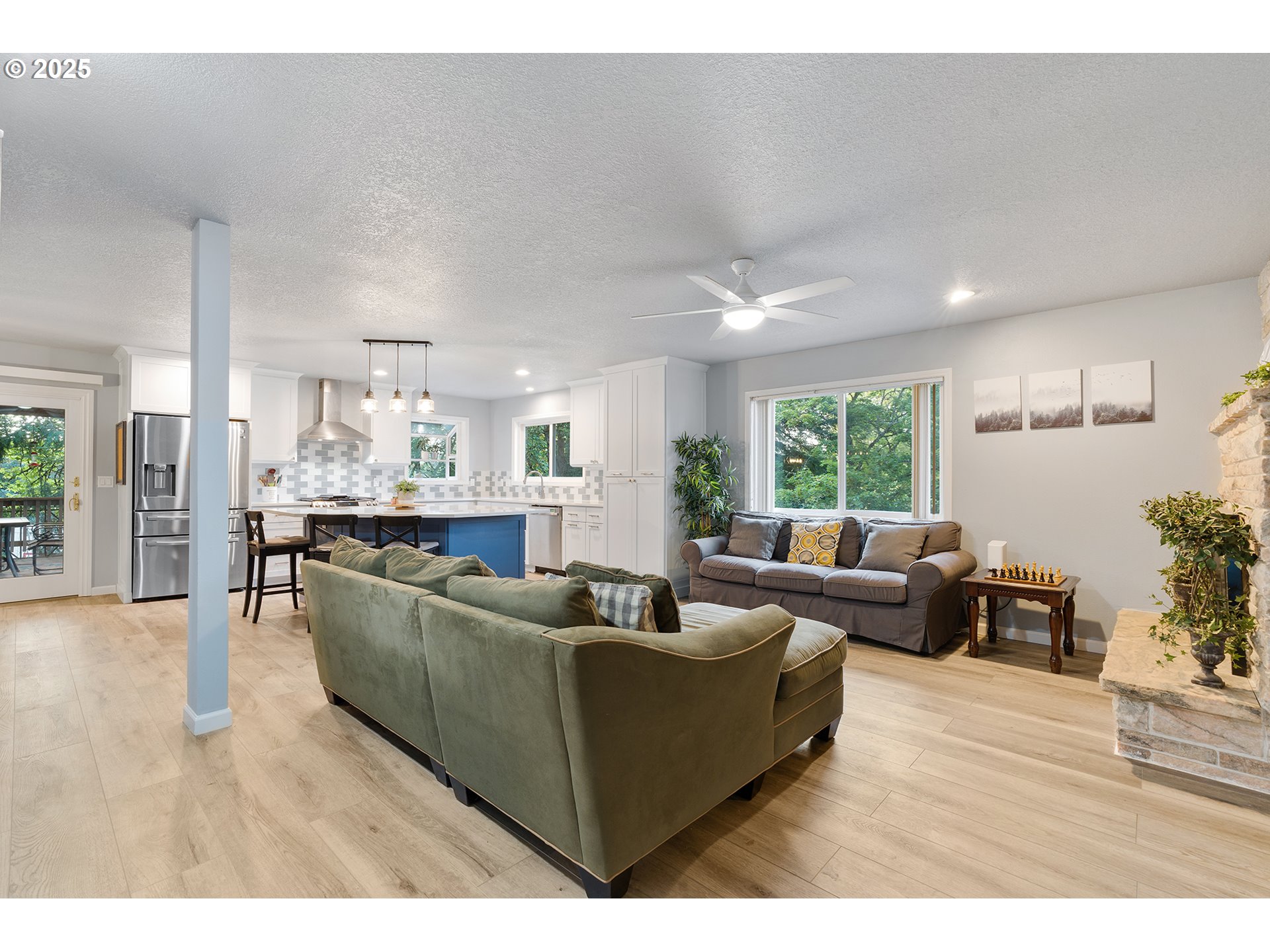 Hillsboro, Oregon 97124, United States, 4 Bedrooms Bedrooms, ,3 BathroomsBathrooms,Residential,Active,99554