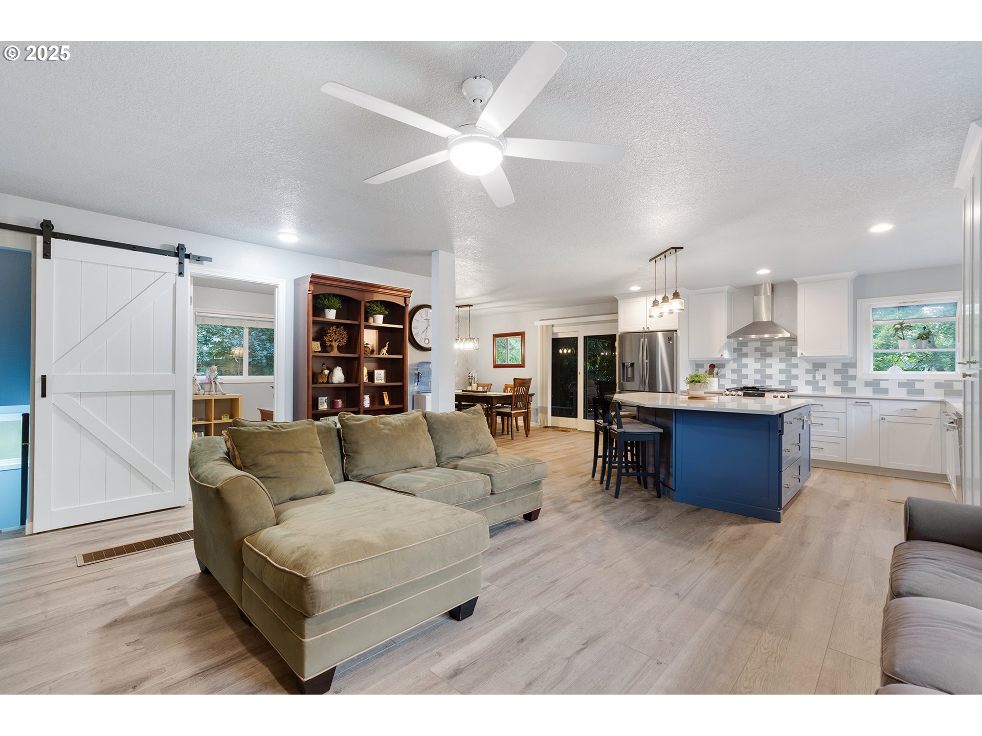 Hillsboro, Oregon 97124, United States, 4 Bedrooms Bedrooms, ,3 BathroomsBathrooms,Residential,Active,99554