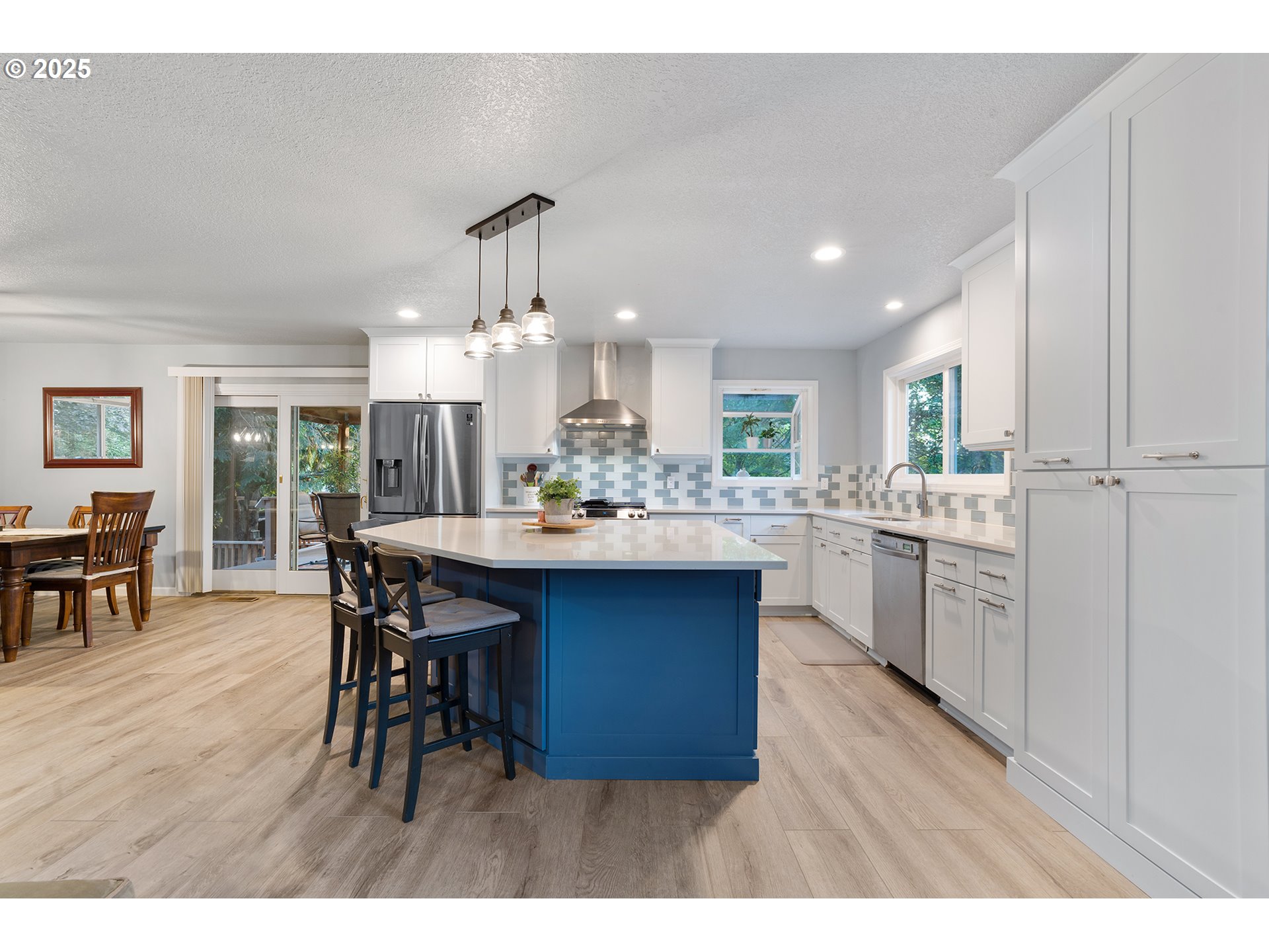 Hillsboro, Oregon 97124, United States, 4 Bedrooms Bedrooms, ,3 BathroomsBathrooms,Residential,Active,99554