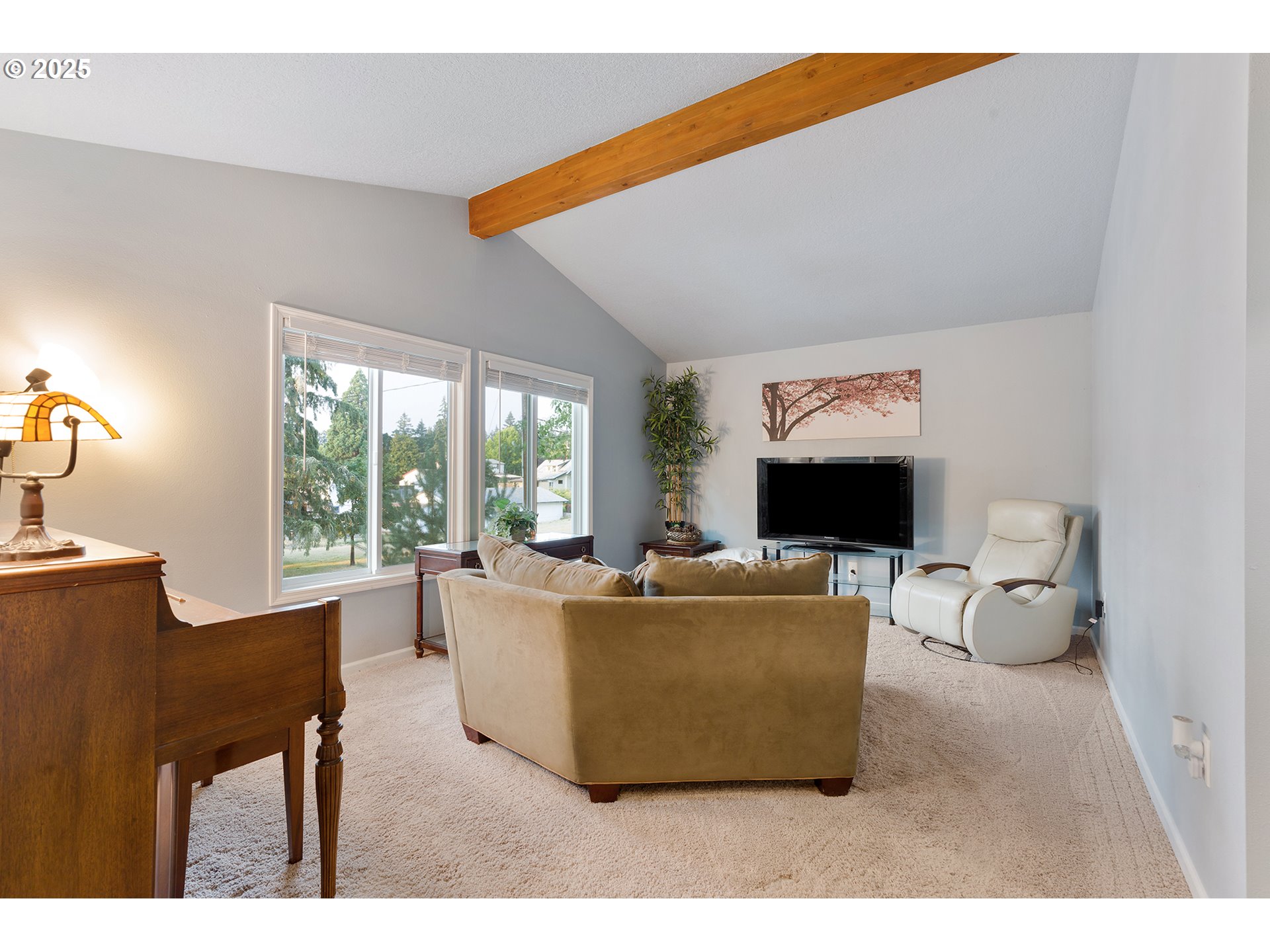 Hillsboro, Oregon 97124, United States, 4 Bedrooms Bedrooms, ,3 BathroomsBathrooms,Residential,Active,99554