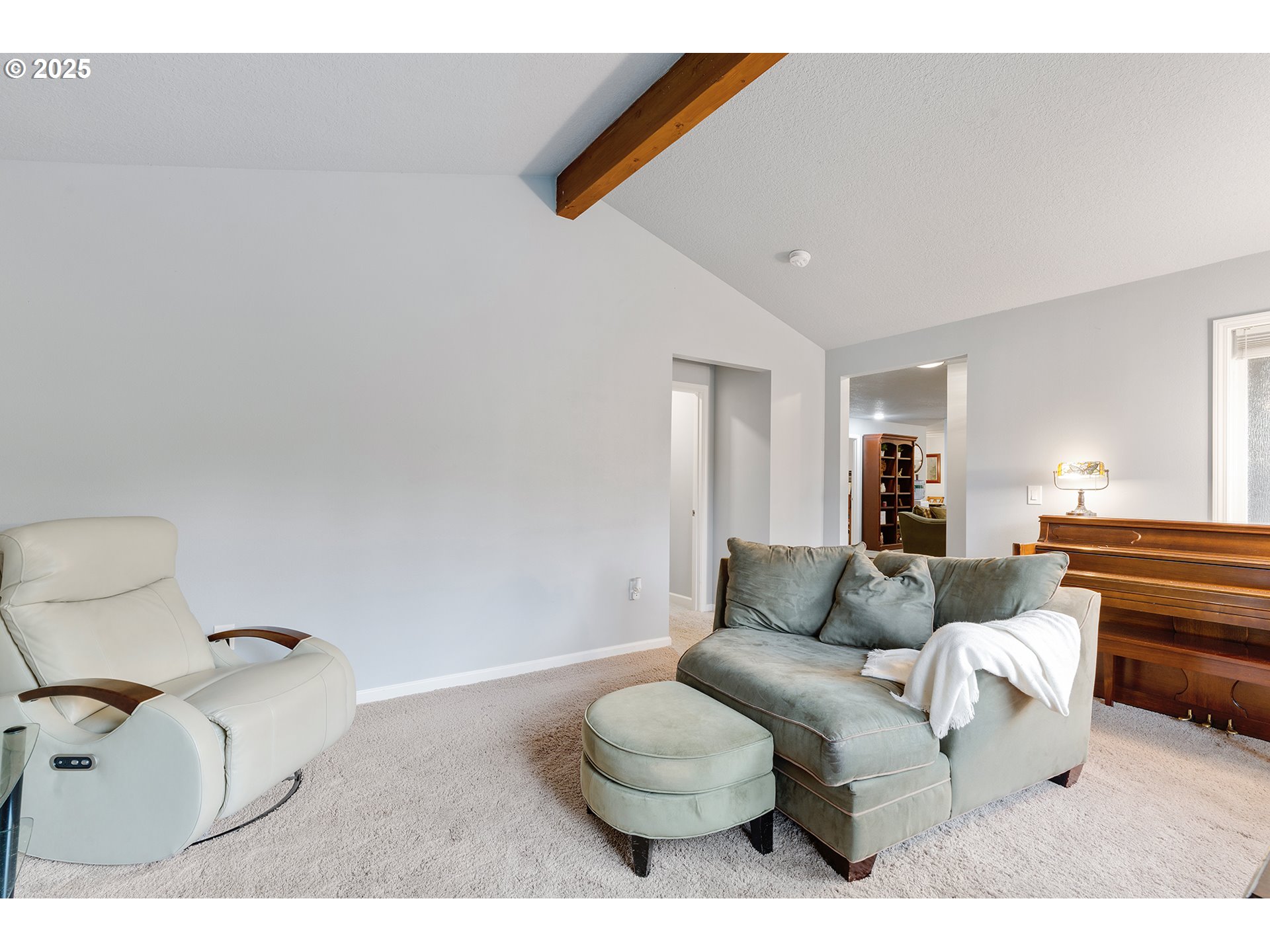 Hillsboro, Oregon 97124, United States, 4 Bedrooms Bedrooms, ,3 BathroomsBathrooms,Residential,Active,99554