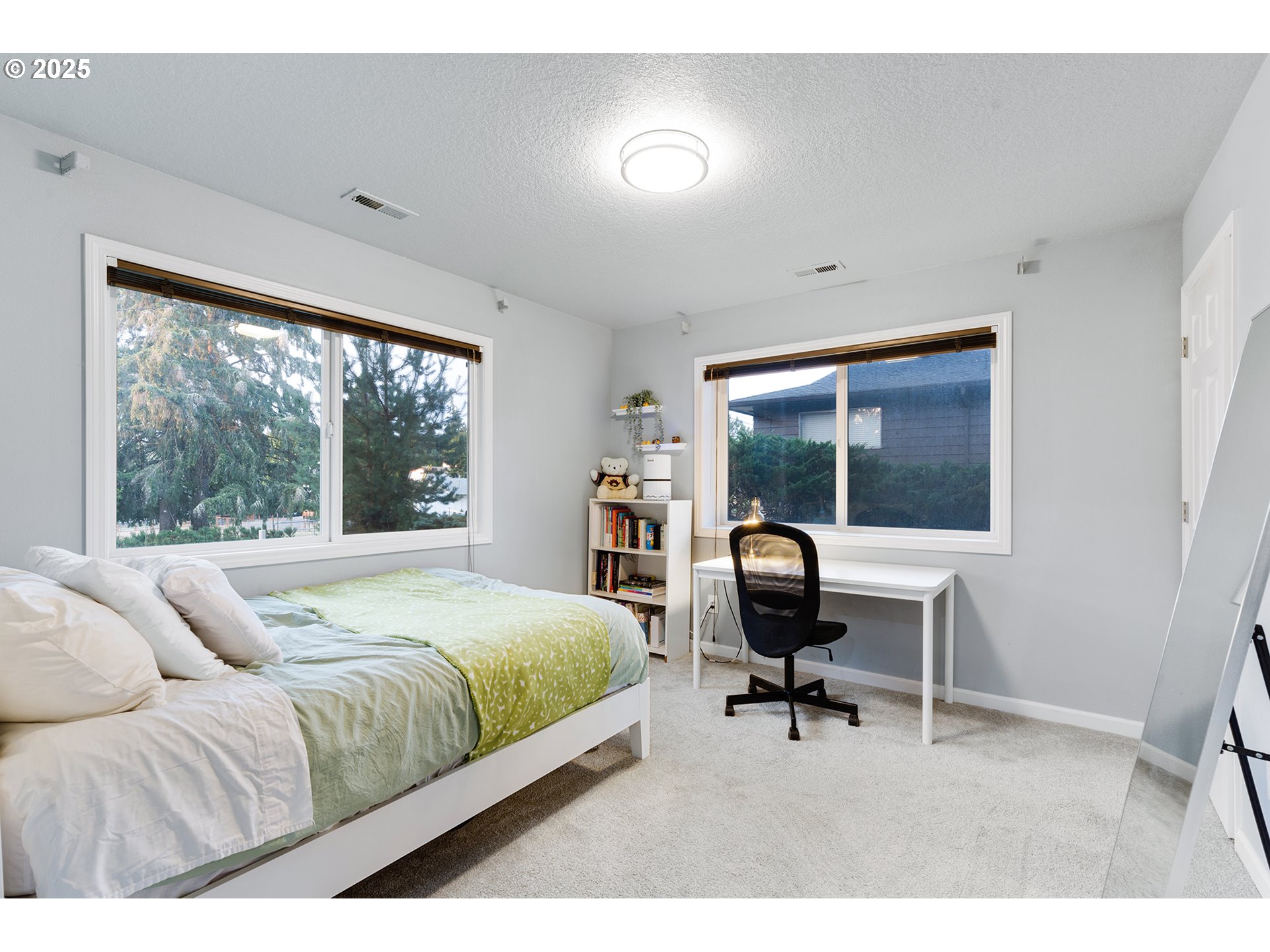 Hillsboro, Oregon 97124, United States, 4 Bedrooms Bedrooms, ,3 BathroomsBathrooms,Residential,Active,99554