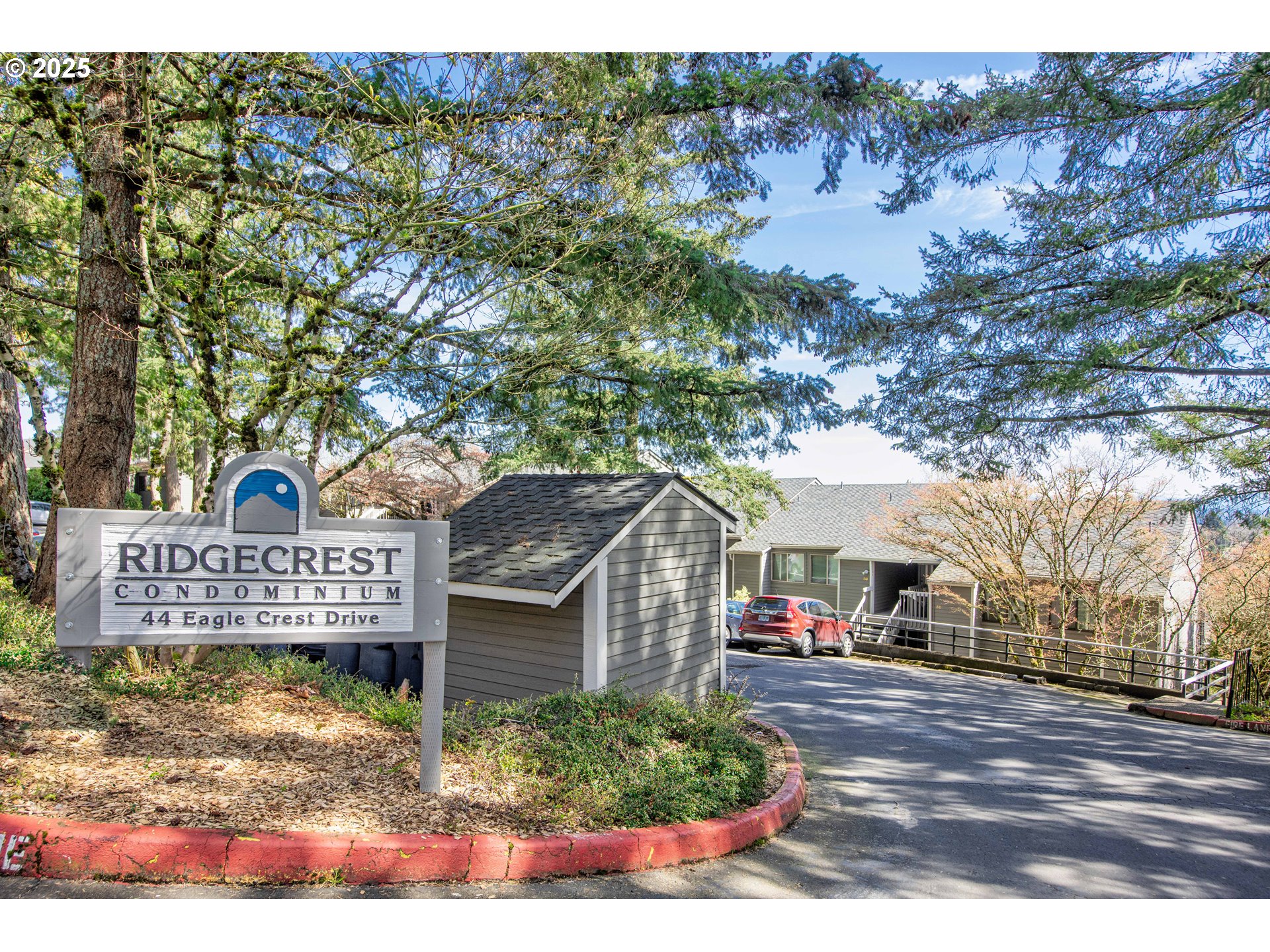 44 EAGLE CREST DR 24