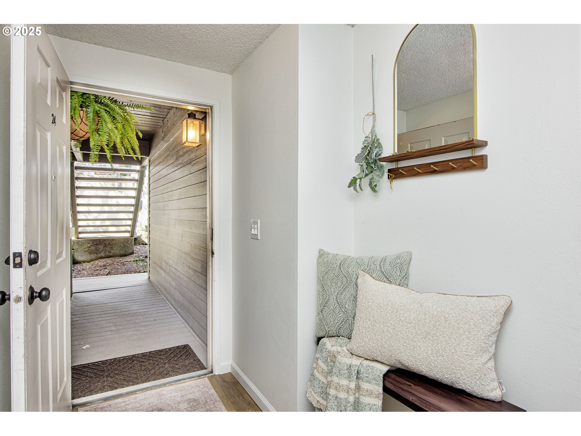 44 EAGLE CREST DR 24