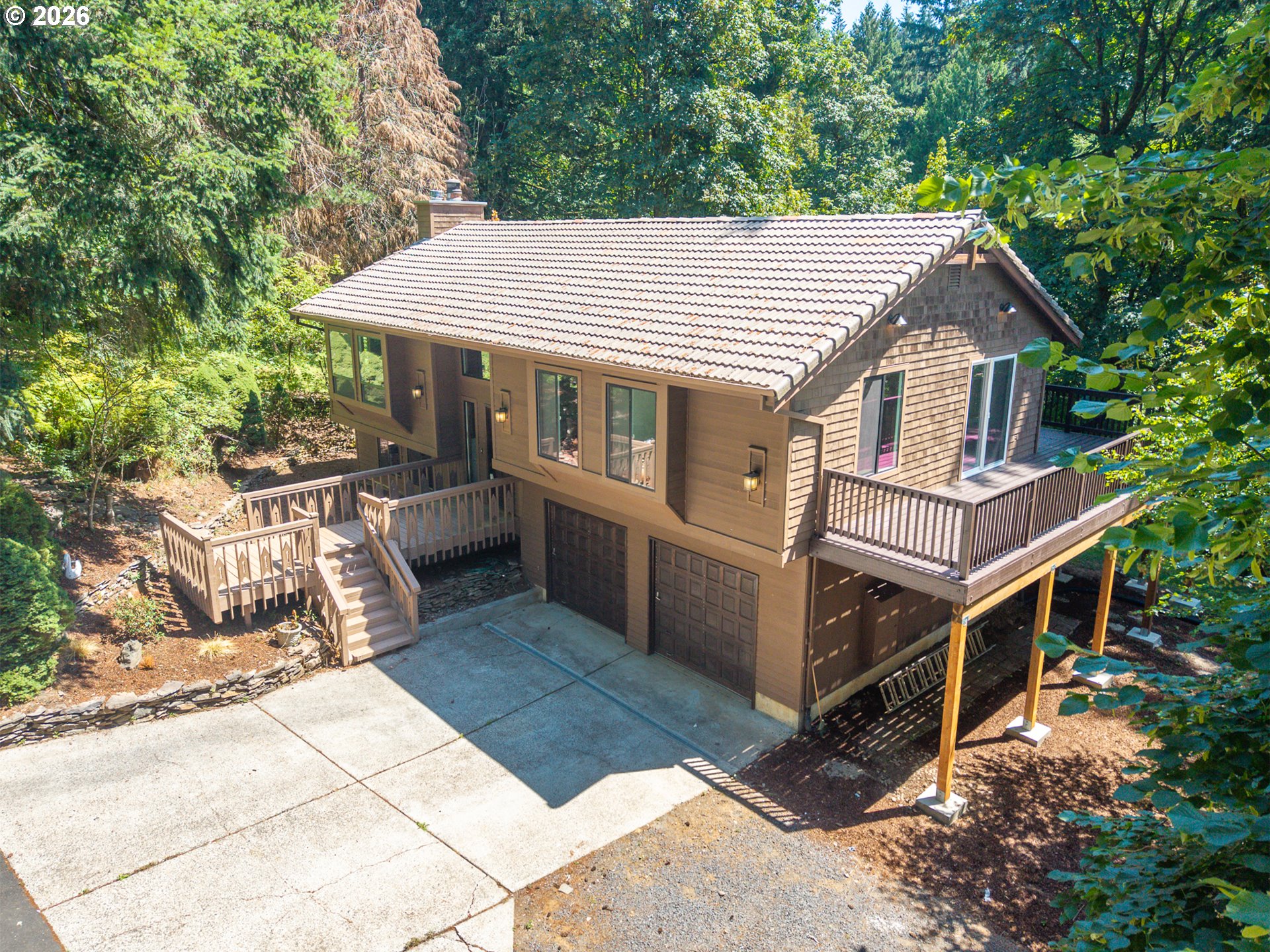 22755 SE KINGSWOOD CT