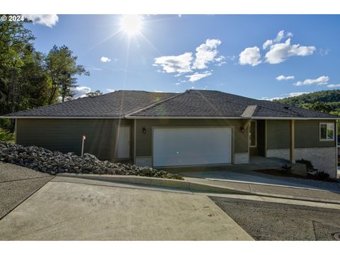 A home in Roseburg