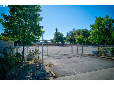 0 NE DIAMOND LAKE BLVD Roseburg OR 97470