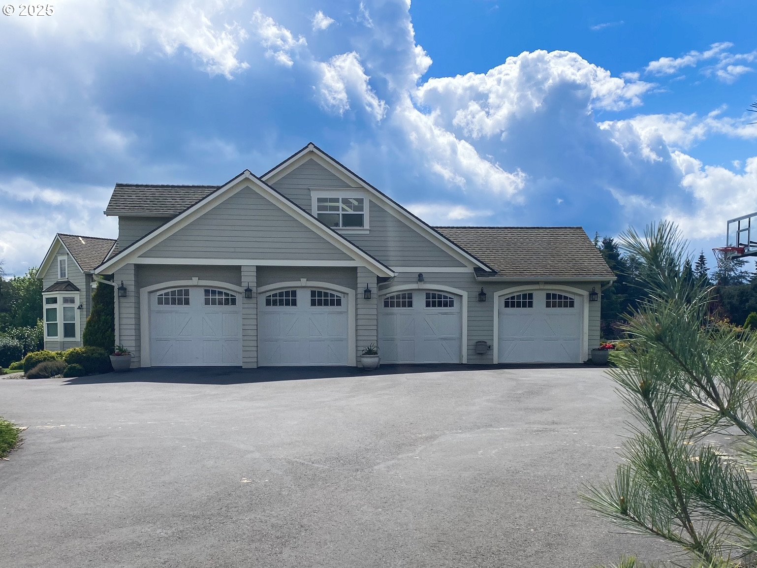 22796 SE GEORGIA LEE LN