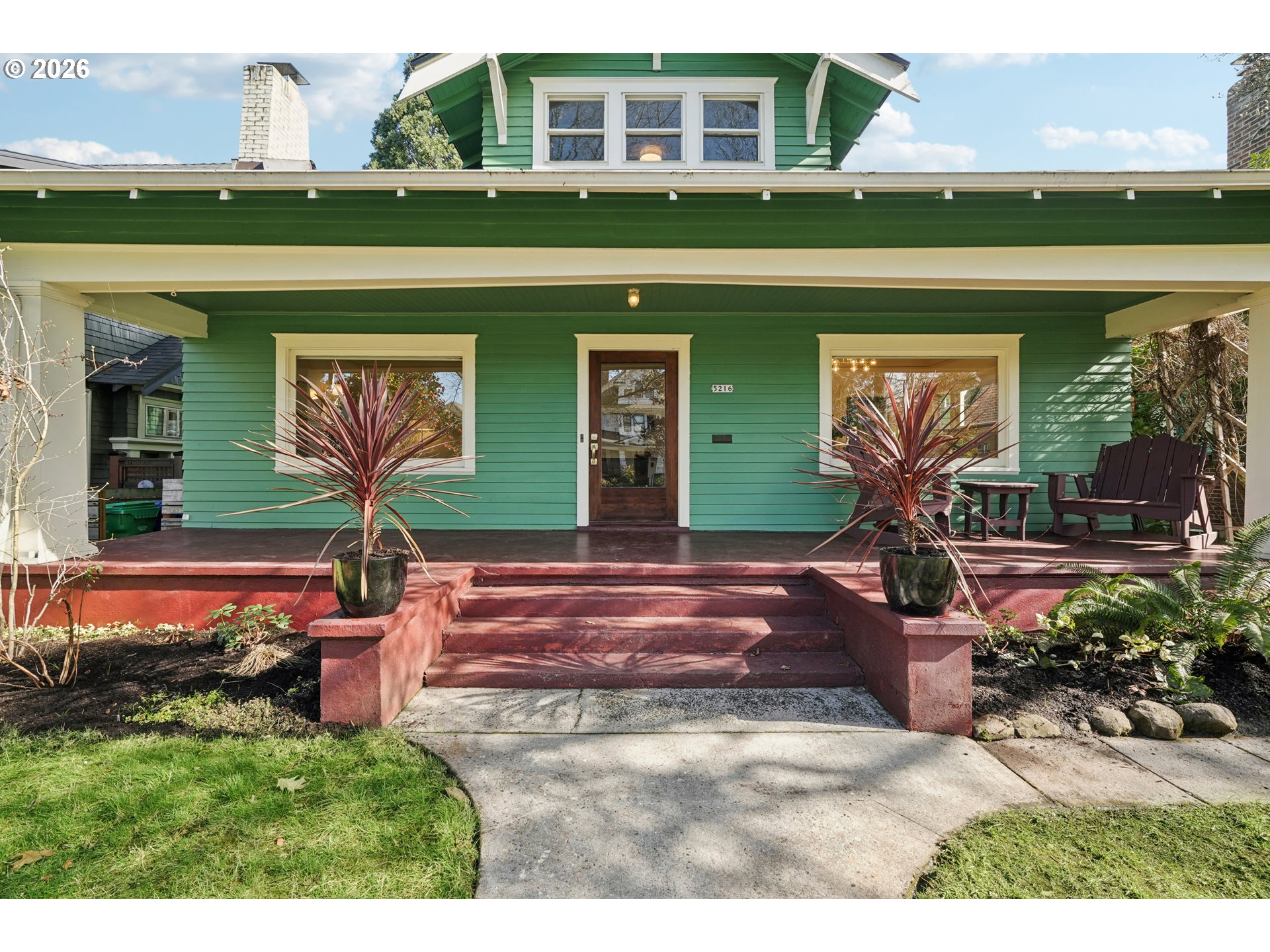 5216 NE CLEVELAND AVE