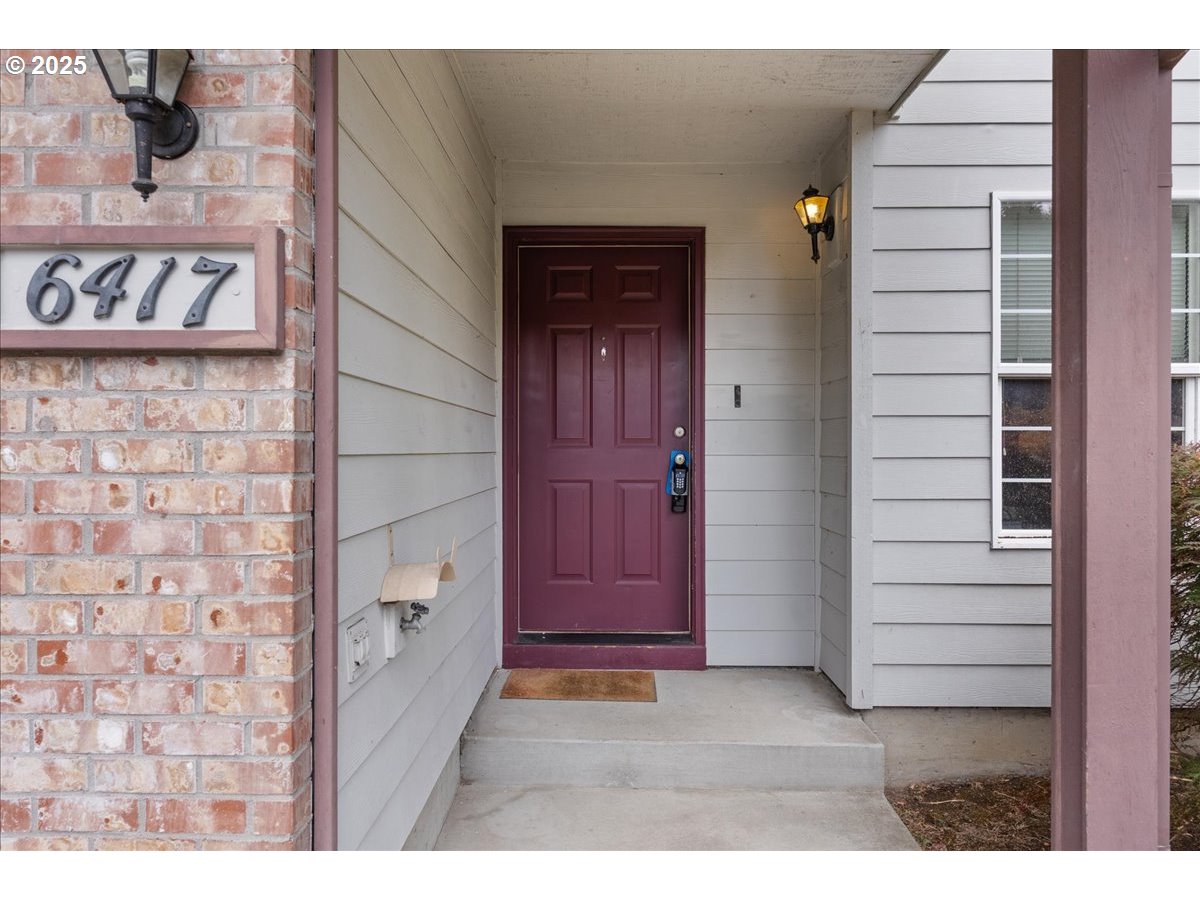 6417 SE MAPLE ST