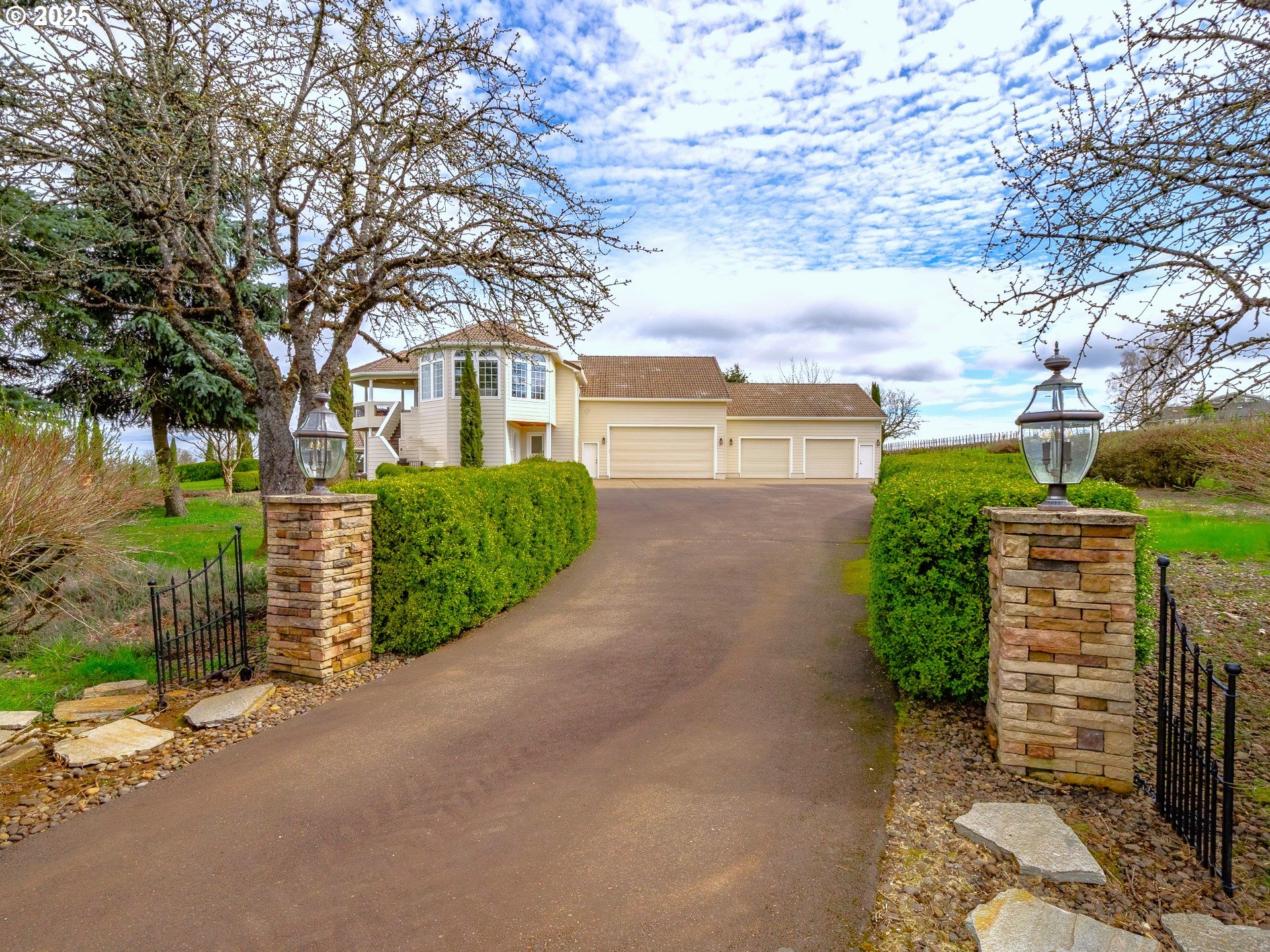 8580 SE HILLVIEW DR