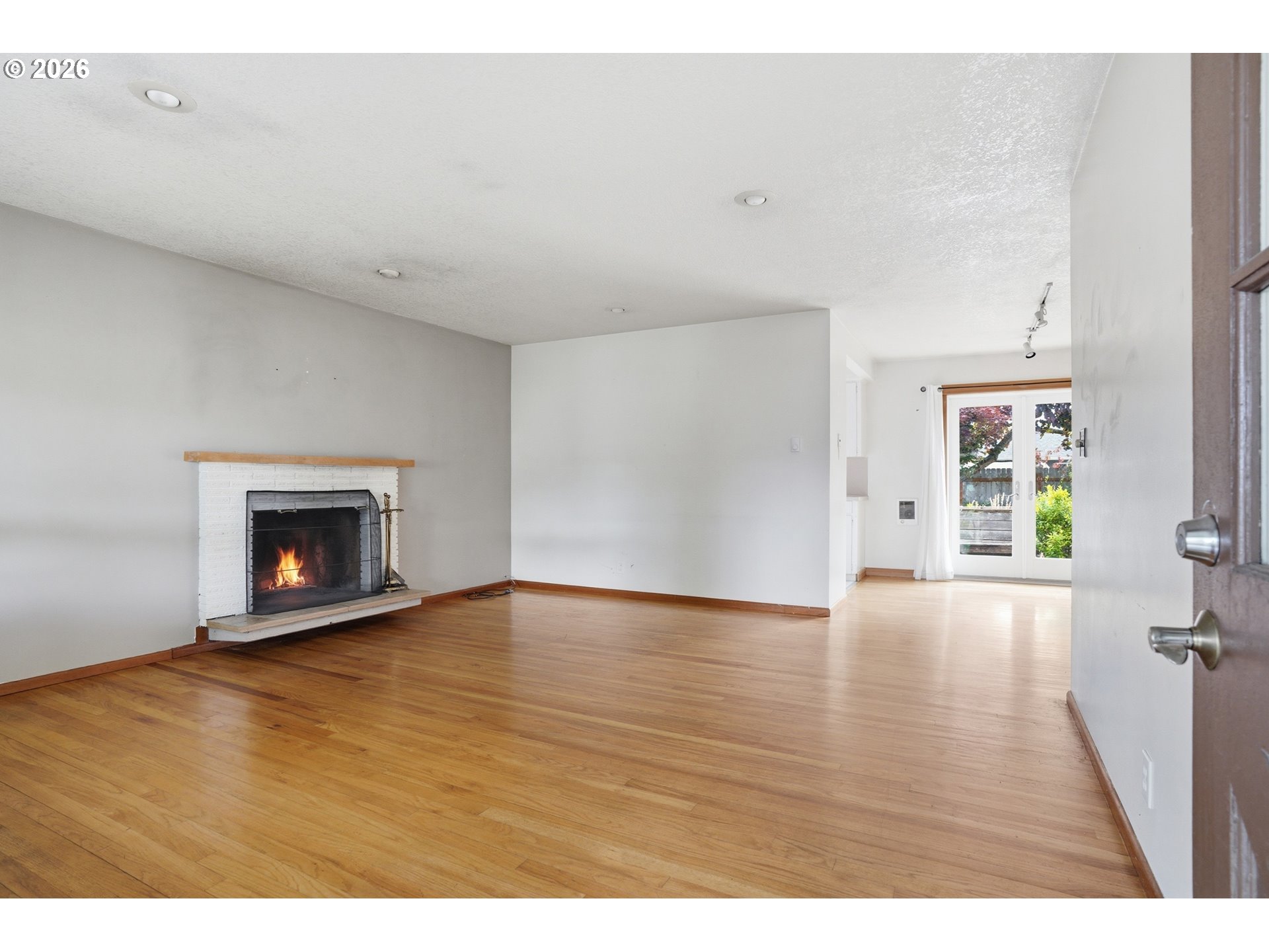 2556 TAYLOR AVE
