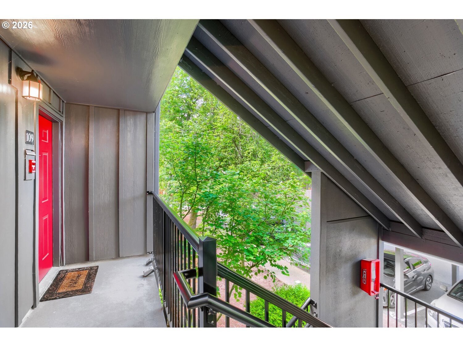 4 TOUCHSTONE 109
