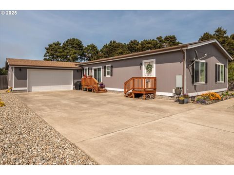 410 13TH ST SW Bandon OR 97411